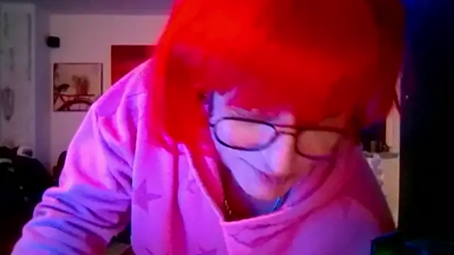 Snapshot of hellgirl1980 chatting on April 22, 2026, 10:38 pm hellgirl1980 online show from April 22, 2026, 10:38 pm