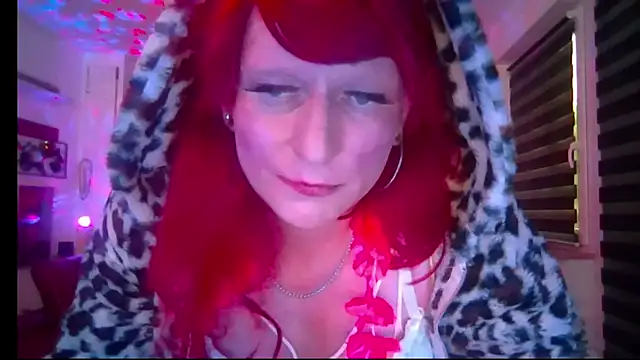Snapshot of hellgirl1980 chatting on June 12, 2026, 3:59 am hellgirl1980 online show from June 12, 2026, 3:59 am