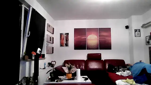 Snapshot of hellgirl1980 chatting on September 18, 2025, 12:57 am hellgirl1980 online show from September 18, 2025, 12:57 am