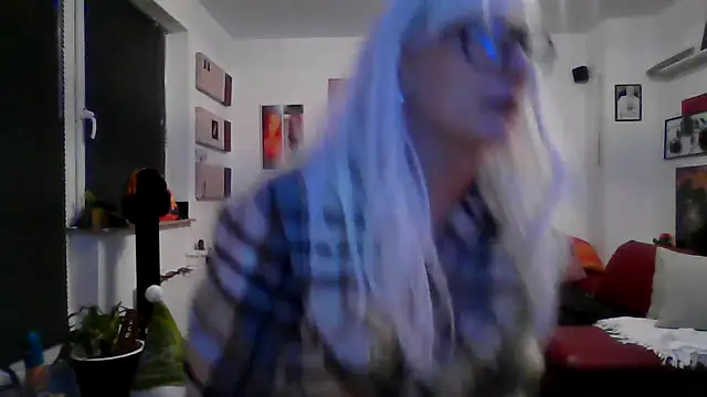 Snapshot of hellgirl1980 chatting on October 4, 2025, 9:49 pm hellgirl1980 online show from October 4, 2025, 9:49 pm