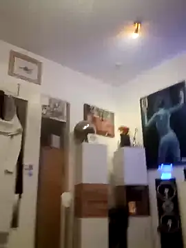 Snapshot of hellgirl1980 chatting on September 11, 2025, 9:37 pm hellgirl1980 online show from September 11, 2025, 9:37 pm