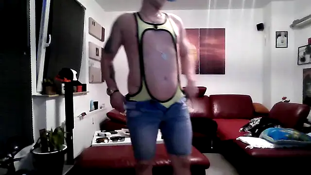 Snapshot of hellgirl1980 chatting on September 14, 2025, 1:28 am hellgirl1980 online show from September 14, 2025, 1:28 am