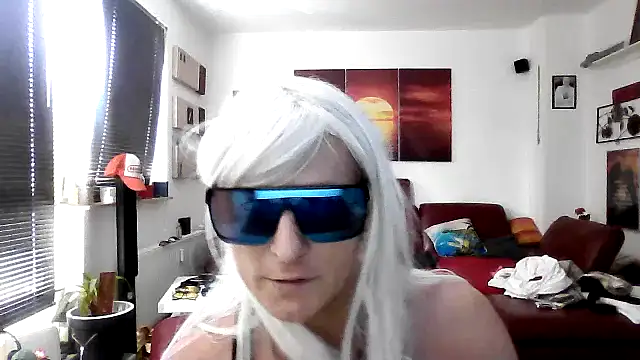 Snapshot of hellgirl1980 chatting on September 22, 2025, 11:27 am hellgirl1980 online show from September 22, 2025, 11:27 am