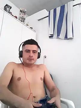 Andr3s69xxx online show from April 26, 2026, 2:36 pm