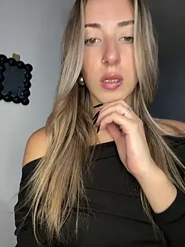 Sashailardi online show from April 5, 2026, 11:00 pm