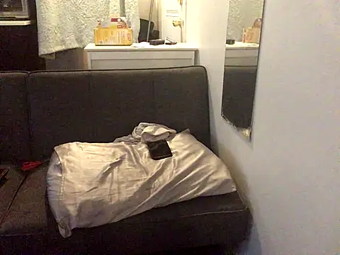 littyleesh1 online show from November 16, 2025, 12:32 pm