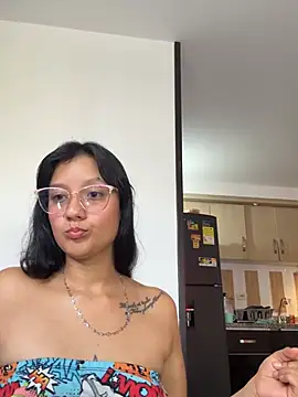 charlottekiss99 online show from June 23, 2026, 1:53 pm