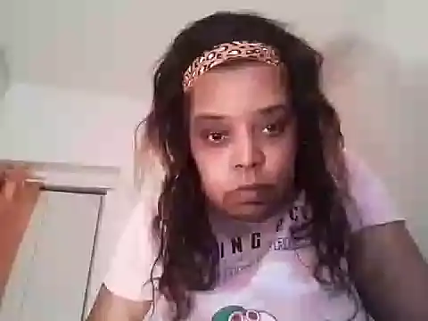 Snapshot of BushyCassy12 chatting on September 9, 2025, 6:23 am BushyCassy12 online show from September 9, 2025, 6:23 am