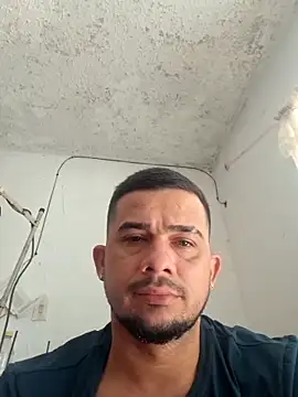 yeffito1 online show from September 10, 2025, 4:06 pm