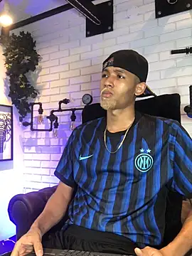 B Wild online show from September 27, 2025, 3:56 am