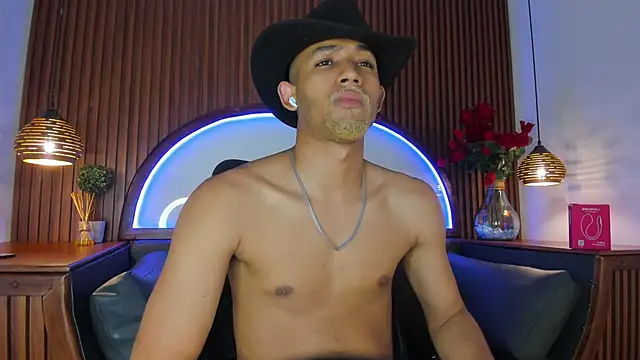 Snapshot of B_Wild chatting on December 19, 2025, 3:54 am B Wild online show from December 19, 2025, 3:54 am