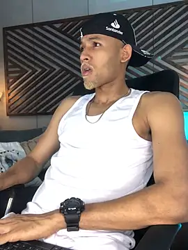 B Wild online show from October 21, 2025, 4:12 am