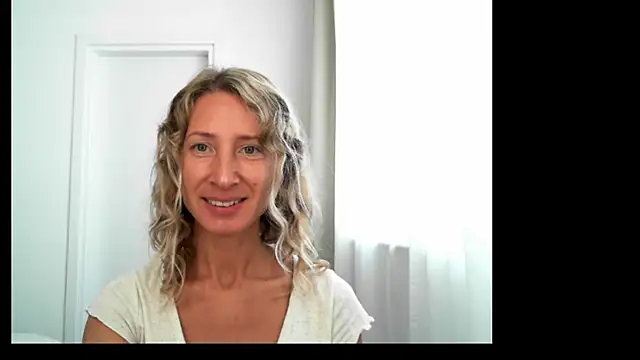 Snapshot of Paevoa chatting on October 27, 2025, 8:04 am Paevoa online show from October 27, 2025, 8:04 am