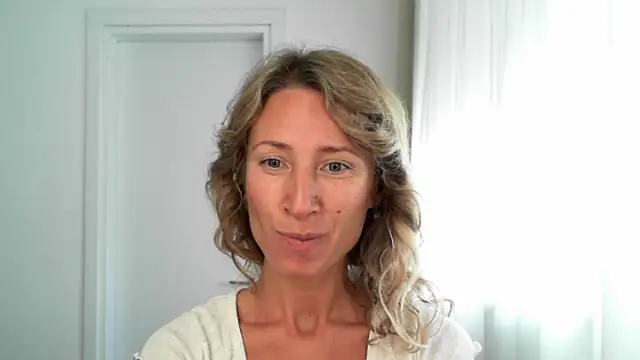 Snapshot of Paevoa chatting on November 14, 2025, 9:46 am Paevoa online show from November 14, 2025, 9:46 am