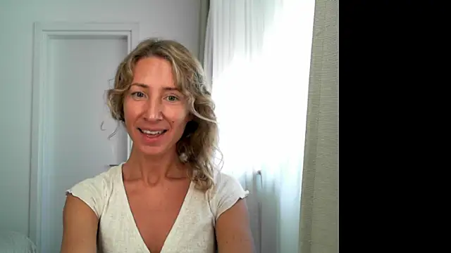 Snapshot of Paevoa chatting on October 22, 2025, 8:36 am Paevoa online show from October 22, 2025, 8:36 am