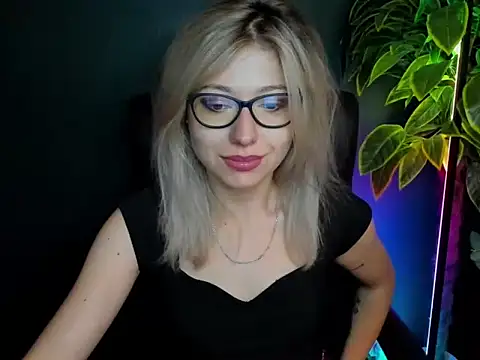 loveHeidi online show from October 7, 2025, 4:24 am