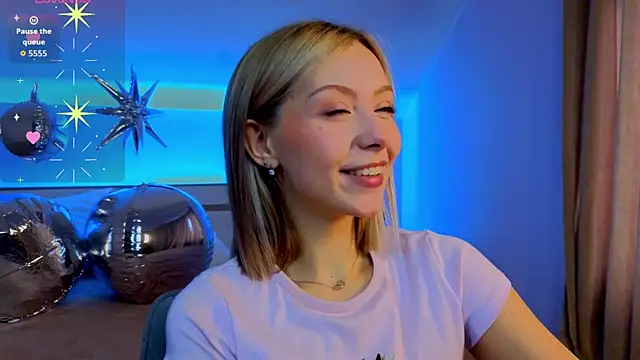 Snapshot of LumMina chatting on April 5, 2026, 1:56 am LumMina online show from April 5, 2026, 1:56 am