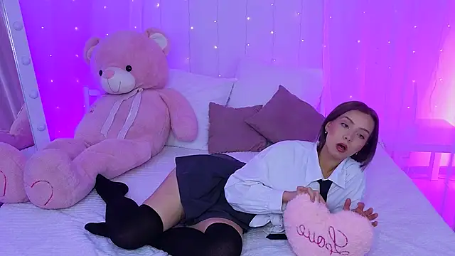 LumMina online show from September 14, 2025, 10:04 am