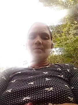 Snapshot of Monika_cut chatting on October 19, 2025, 4:15 am Monika cut online show from October 19, 2025, 4:15 am