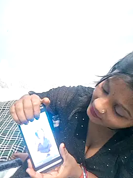 Rashmi Pathak online show from November 9, 2025, 3:27 pm