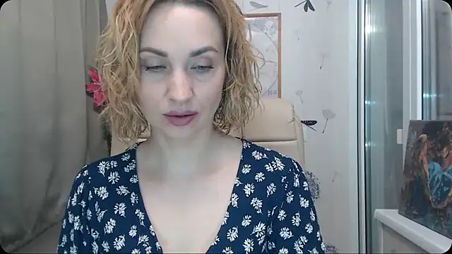 Snapshot of KatrinAlluring chatting on October 31, 2025, 4:20 am KatrinAlluring online show from October 31, 2025, 4:20 am