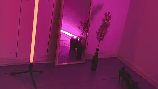 Snapshot of Yoka_paradoXXX chatting on December 23, 2025, 5:07 am Yoka paradoXXX online show from December 23, 2025, 5:07 am