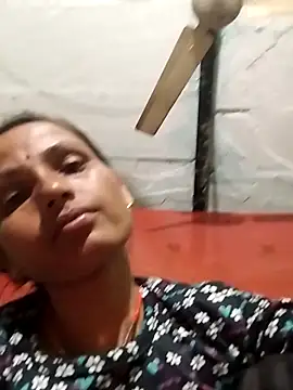 KIRTI12 HOT online show from September 25, 2025, 3:51 pm