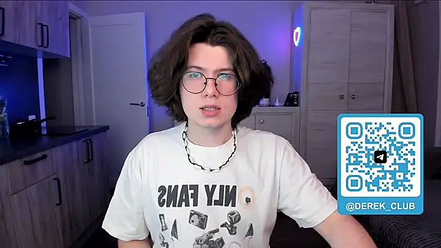 Snapshot of Derek_Shameless chatting on May 6, 2026, 8:35 pm Derek Shameless online show from May 6, 2026, 8:35 pm