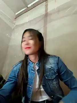 Snapshot of Yumyum_kiw chatting on November 19, 2025, 12:43 am Yumyum kiw online show from November 19, 2025, 12:43 am