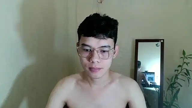keirflorianxx online show from October 23, 2025, 1:04 am