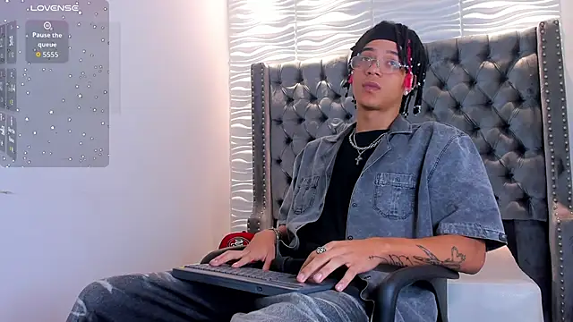 Snapshot of MARSHALL_SPENCER chatting on February 21, 2026, 1:02 pm MARSHALL SPENCER online show from February 21, 2026, 1:02 pm