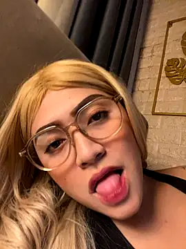 yourdevilsweettsx online show from November 6, 2025, 11:58 am