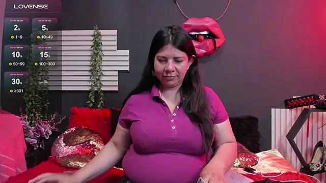 Snapshot of kinky_momm chatting on June 18, 2026, 1:16 pm kinky momm online show from June 18, 2026, 1:16 pm