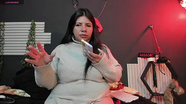 kinky momm online show from July 31, 2026, 5:21 pm