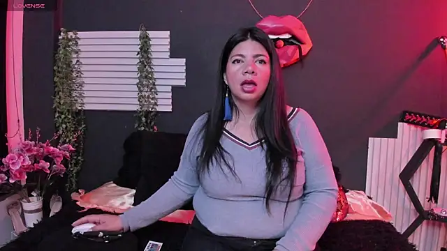 kinky momm online show from August 1, 2026, 1:20 pm