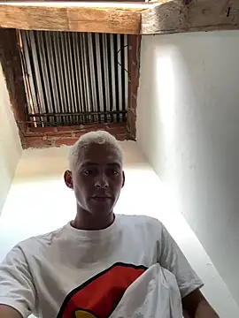 Snapshot of Boy_hot- chatting on March 11, 2026, 6:35 pm Boy hot- online show from March 11, 2026, 6:35 pm