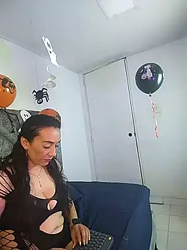 Snapshot of Shantey_Laurent chatting on October 30, 2025, 12:25 pm Shantey Laurent online show from October 30, 2025, 12:25 pm