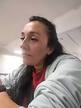 Shantey Laurent online show from January 13, 2026, 6:12 pm