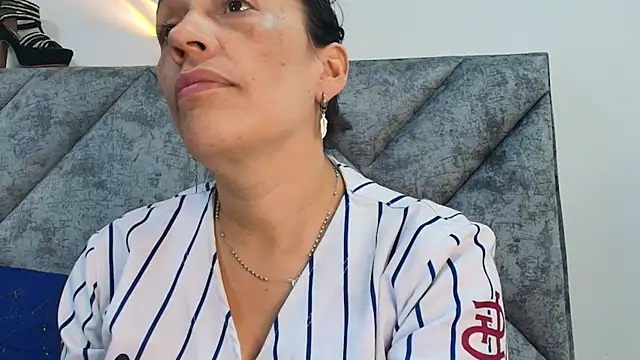 Snapshot of Shantey_Laurent chatting on November 22, 2025, 1:32 pm Shantey Laurent online show from November 22, 2025, 1:32 pm