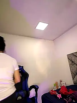 Snapshot of Shantey_Laurent chatting on December 5, 2025, 2:59 pm Shantey Laurent online show from December 5, 2025, 2:59 pm