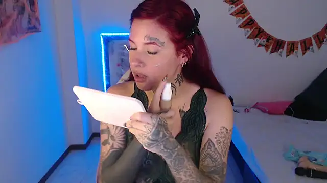 Snapshot of Maddy_Vicius19 chatting on October 28, 2025, 8:41 pm Maddy Vicius19 online show from October 28, 2025, 8:41 pm