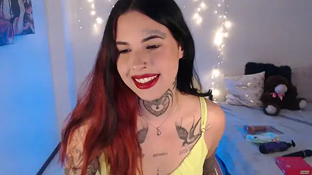 Maddy Vicius19 online show from March 18, 2026, 3:42 am