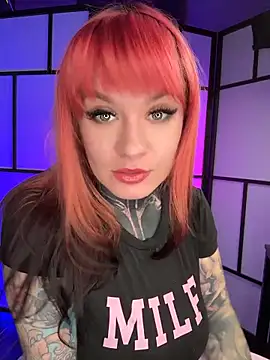 Snapshot of Sabien_DeMonia chatting on May 6, 2026, 8:13 pm Sabien DeMonia online show from May 6, 2026, 8:13 pm