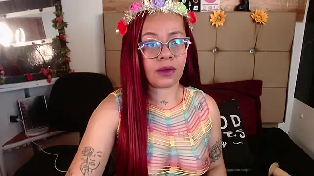 MIA  SPENCER online show from November 13, 2025, 3:49 pm