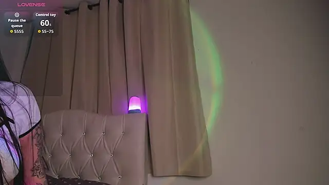 Snapshot of Mia_sky_1 chatting on September 15, 2025, 10:10 pm Mia sky 1 online show from September 15, 2025, 10:10 pm