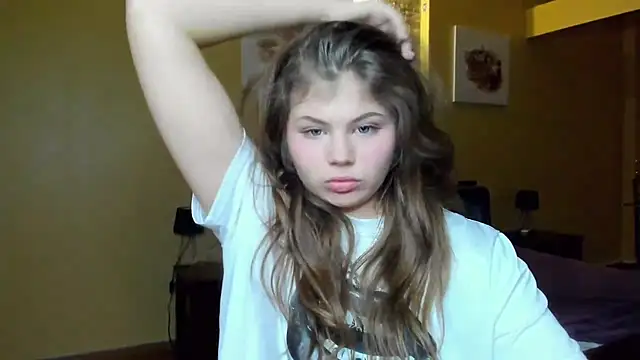 Lilly Jess online show from November 20, 2025, 6:19 pm