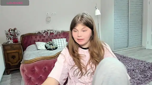 Lilly Jess online show from December 13, 2025, 8:26 pm