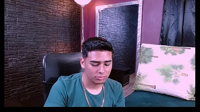 Snapshot of Matthewlodge chatting on November 7, 2025, 1:48 pm Matthewlodge online show from November 7, 2025, 1:48 pm