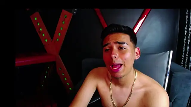 Snapshot of Matthewlodge chatting on November 4, 2025, 5:50 pm Matthewlodge online show from November 4, 2025, 5:50 pm