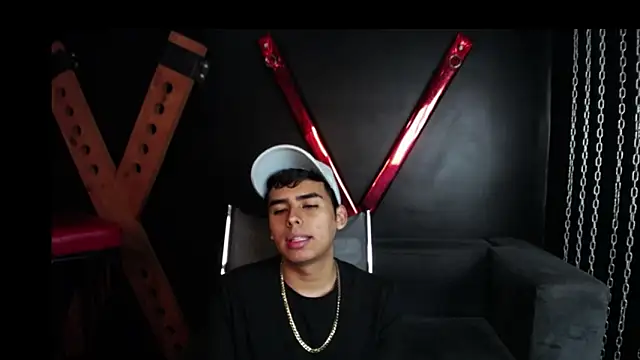 Snapshot of Matthewlodge chatting on October 25, 2025, 12:50 pm Matthewlodge online show from October 25, 2025, 12:50 pm